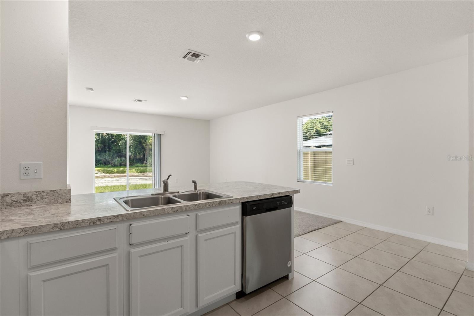 289 GINA LN