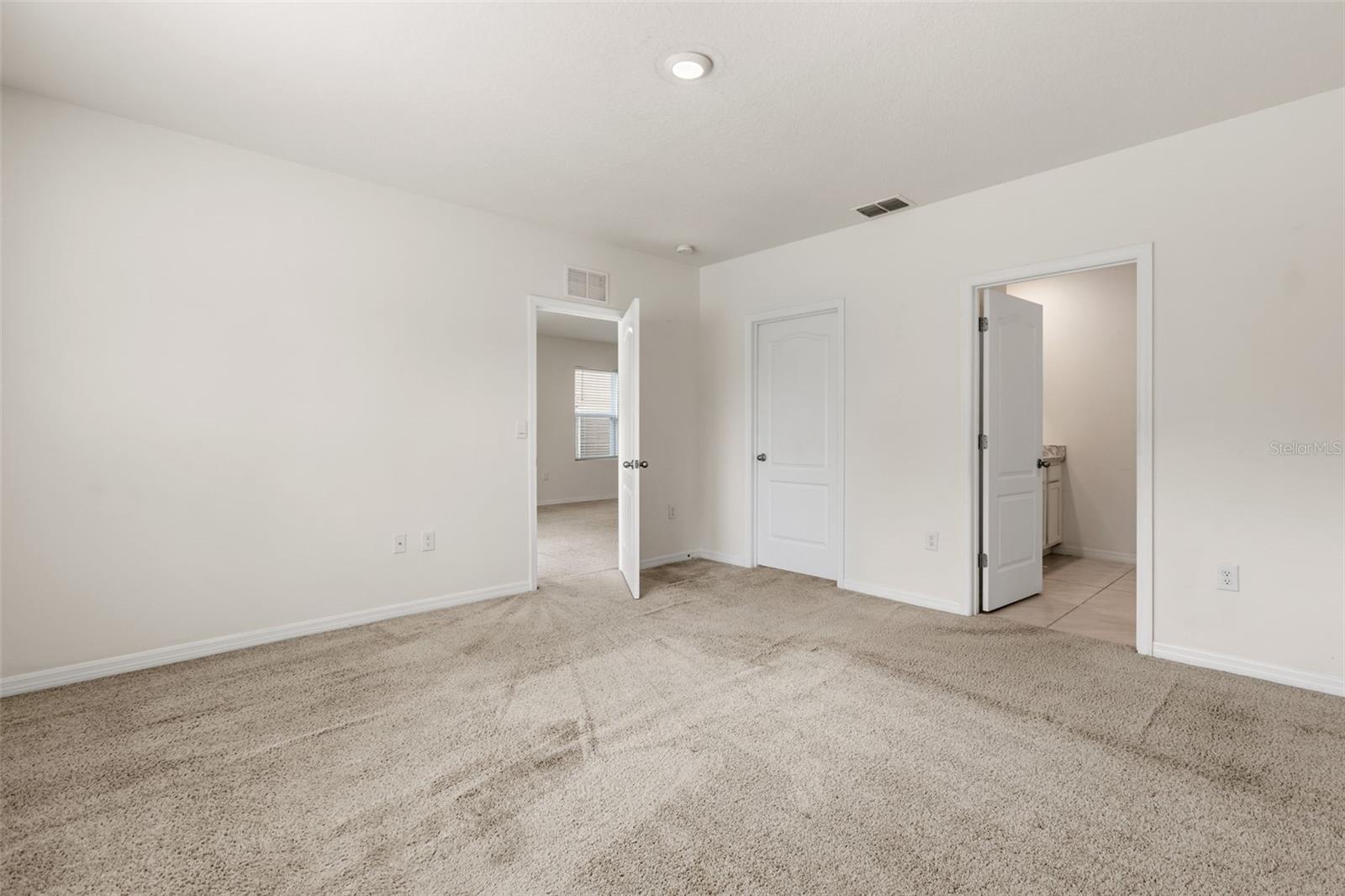 289 GINA LN