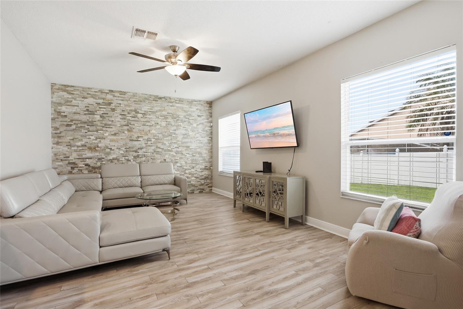 340 BALLYSHANNON DR