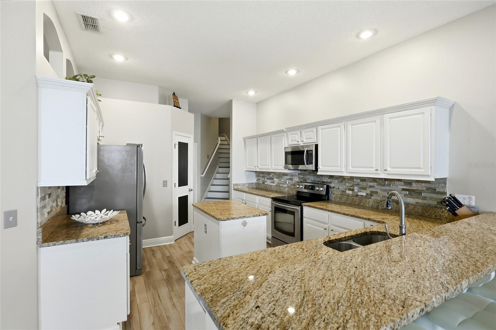 340 BALLYSHANNON DR