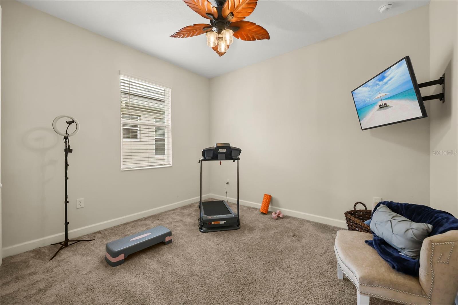 2537 CAMDEN PARK CIR