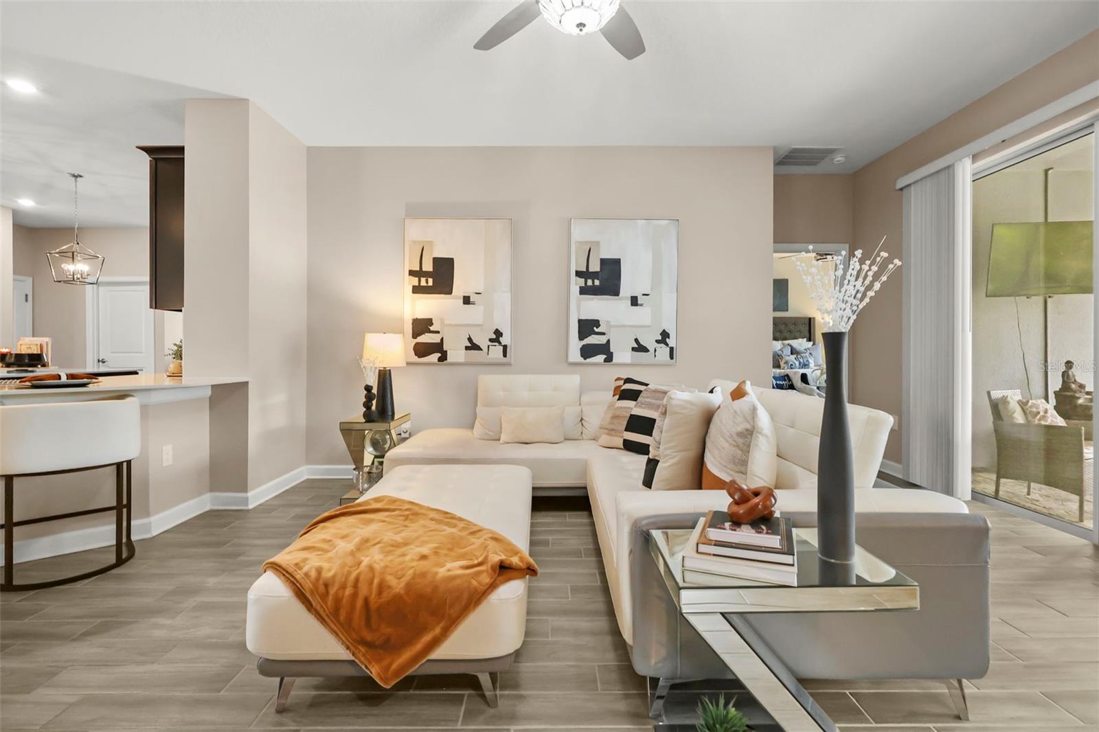 2537 CAMDEN PARK CIR