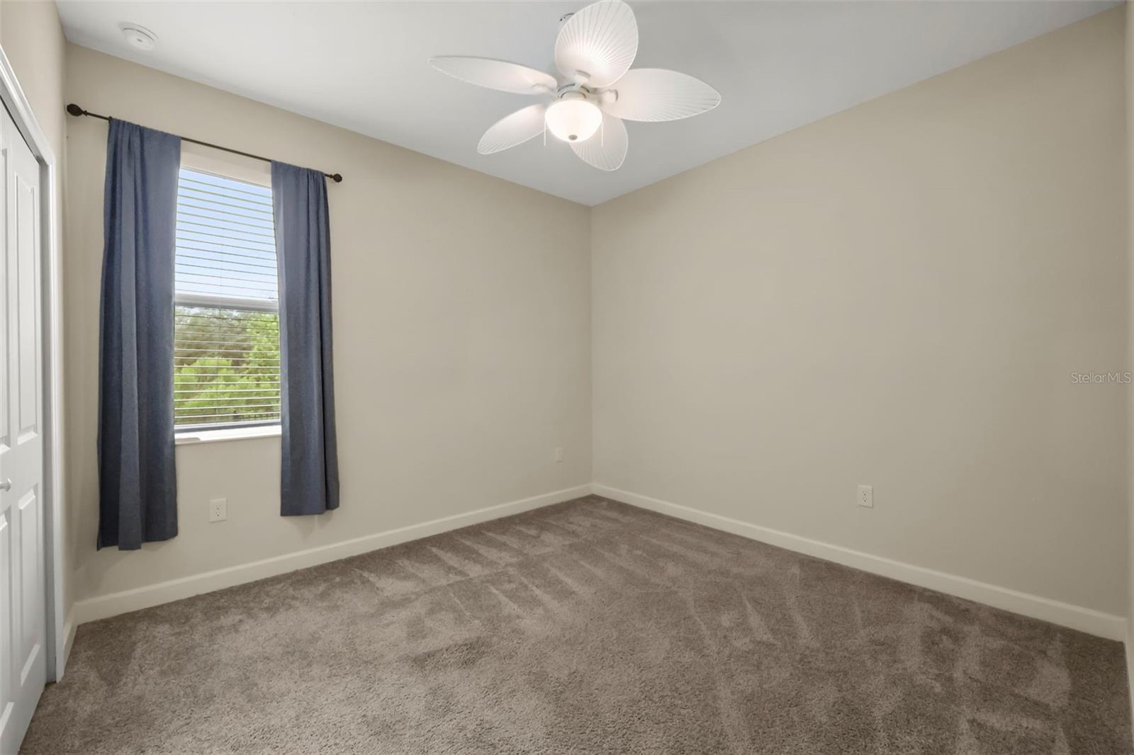 2537 CAMDEN PARK CIR