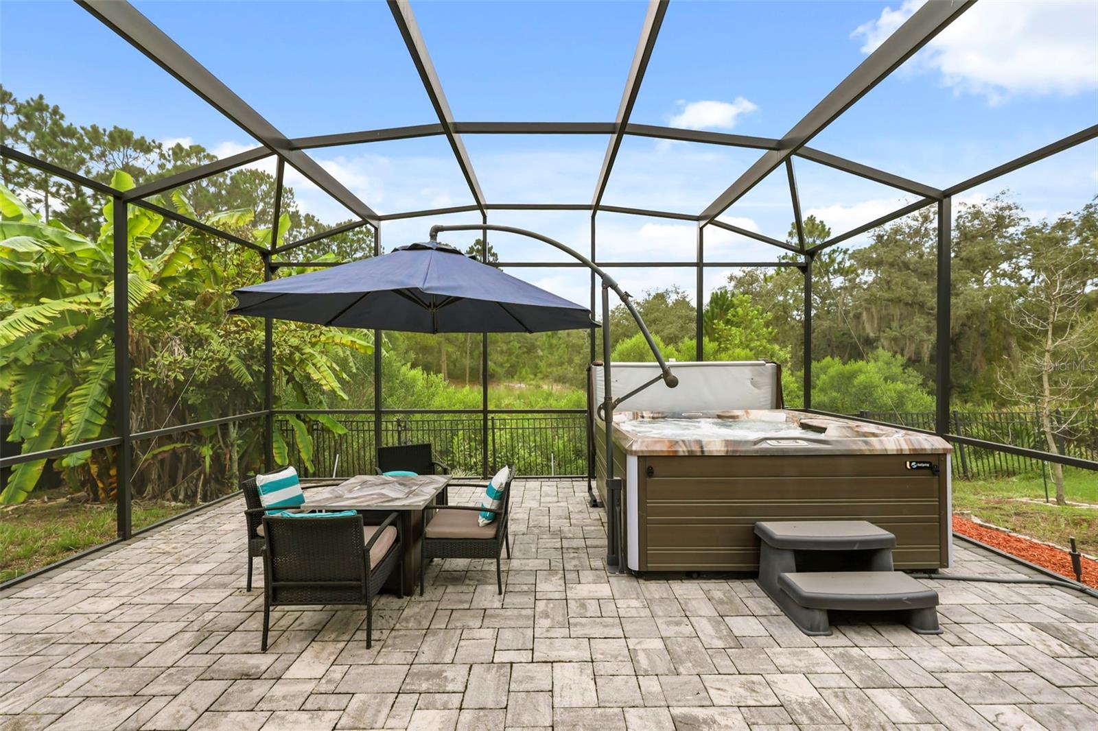 2537 CAMDEN PARK CIR