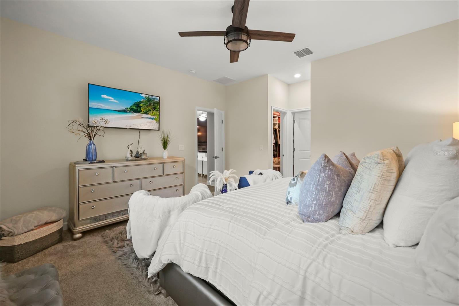 2537 CAMDEN PARK CIR
