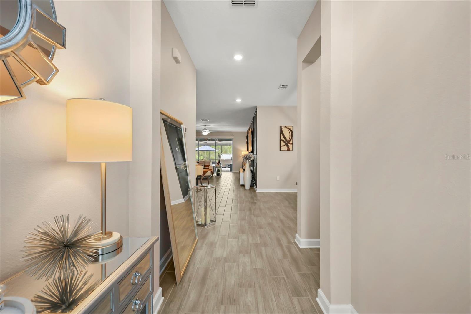 2537 CAMDEN PARK CIR