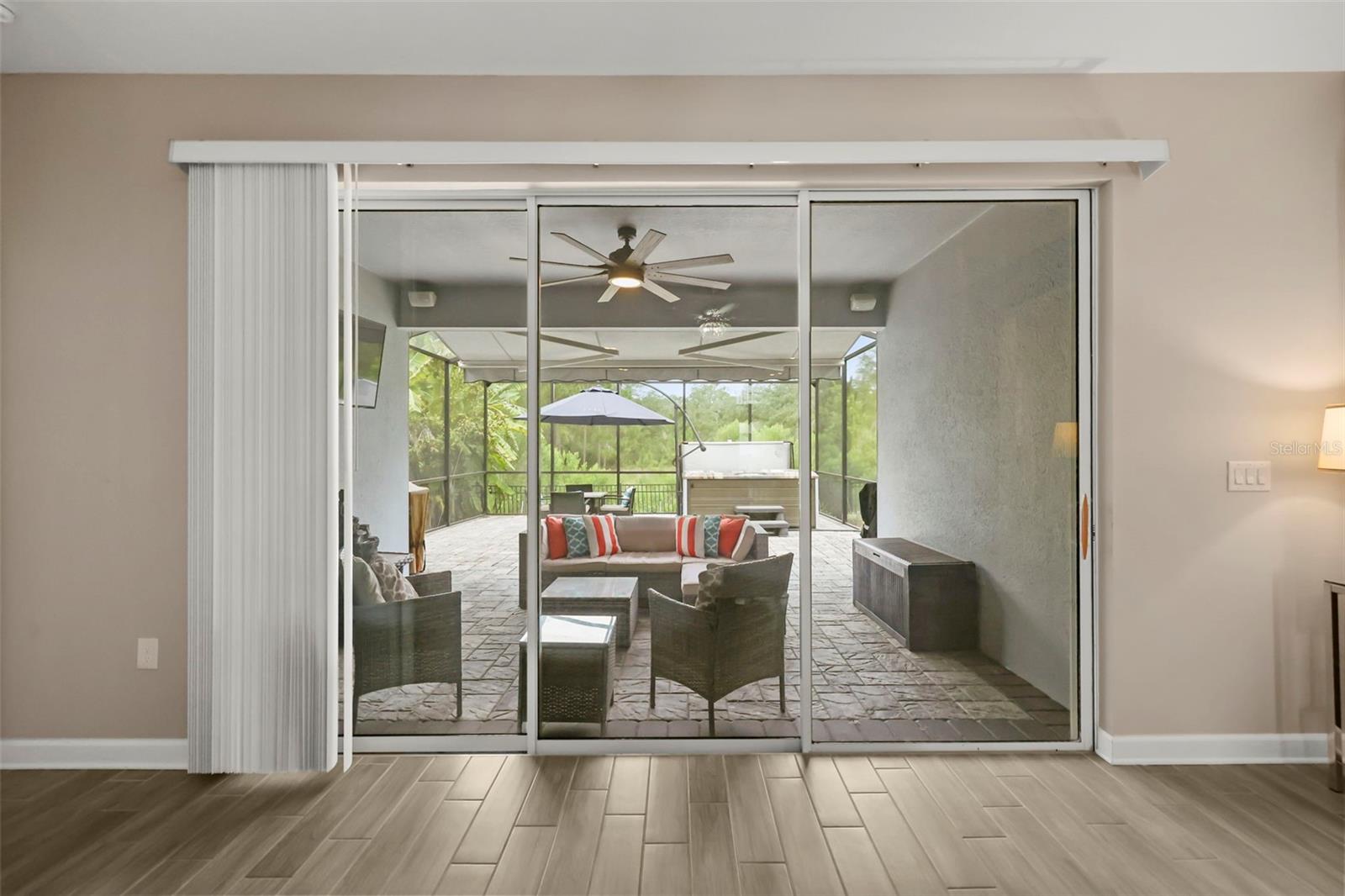 2537 CAMDEN PARK CIR