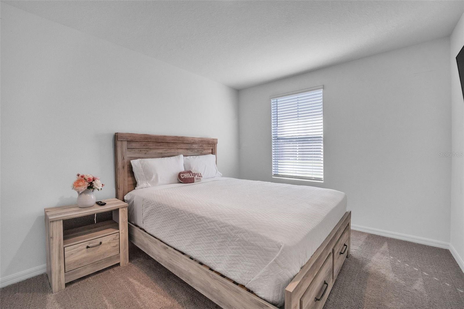 823 LONGBOAT DR