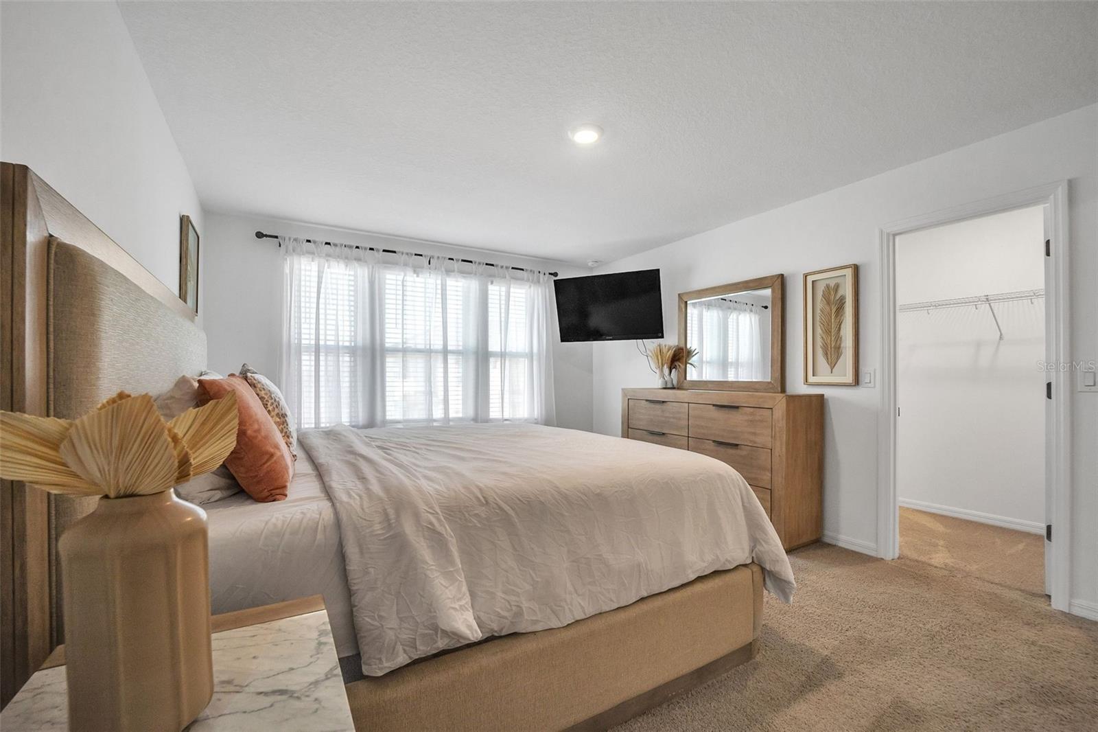 823 LONGBOAT DR