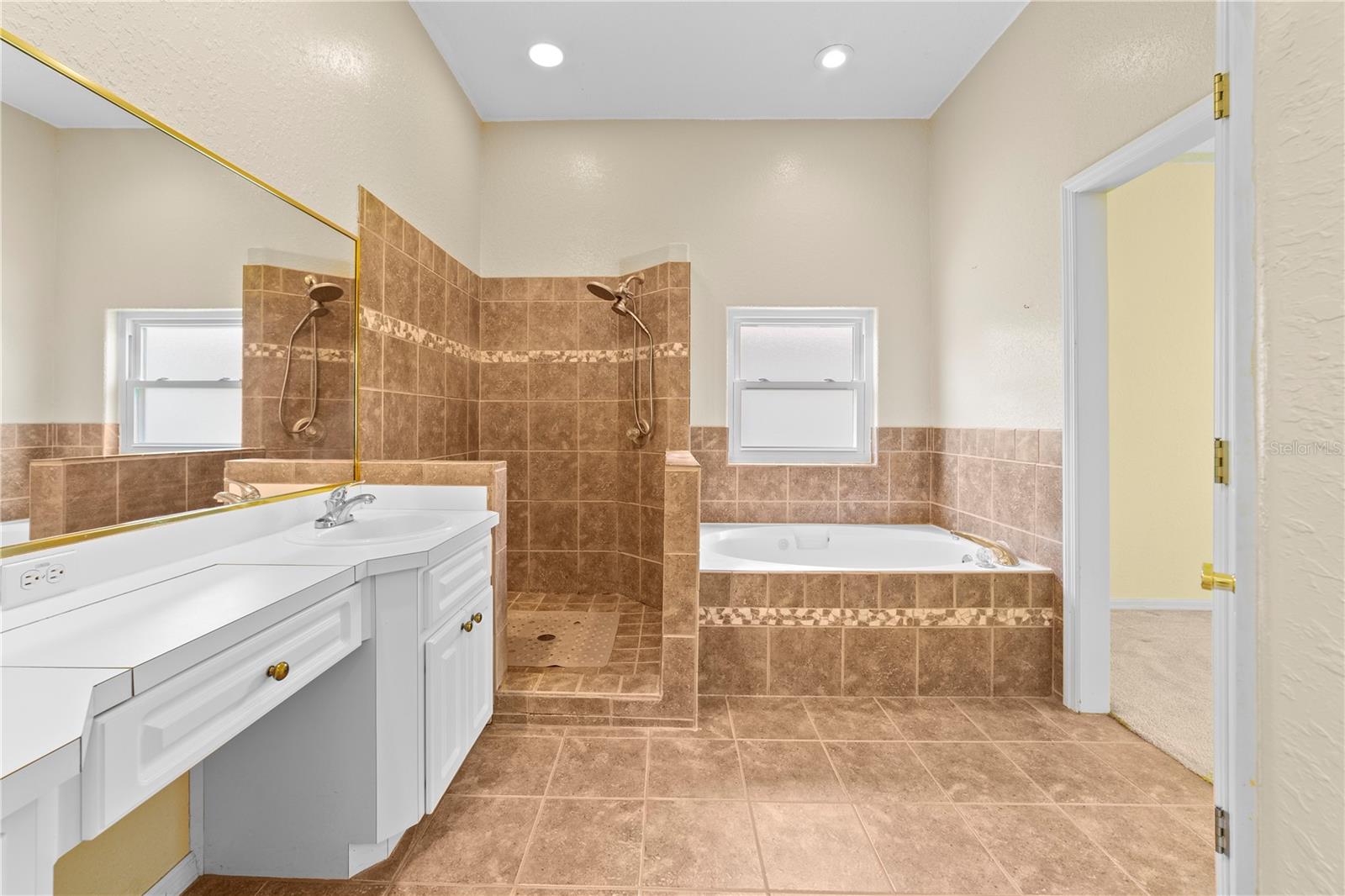 6934 SHIMMERING DR
