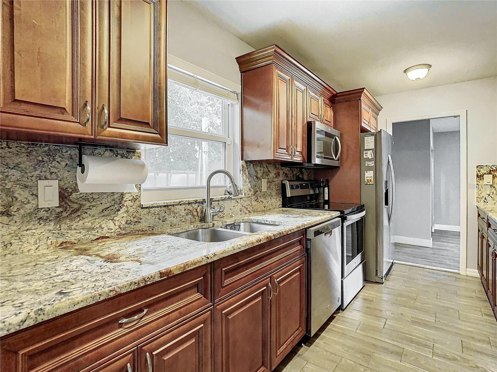 9553 BAYSIDE CT