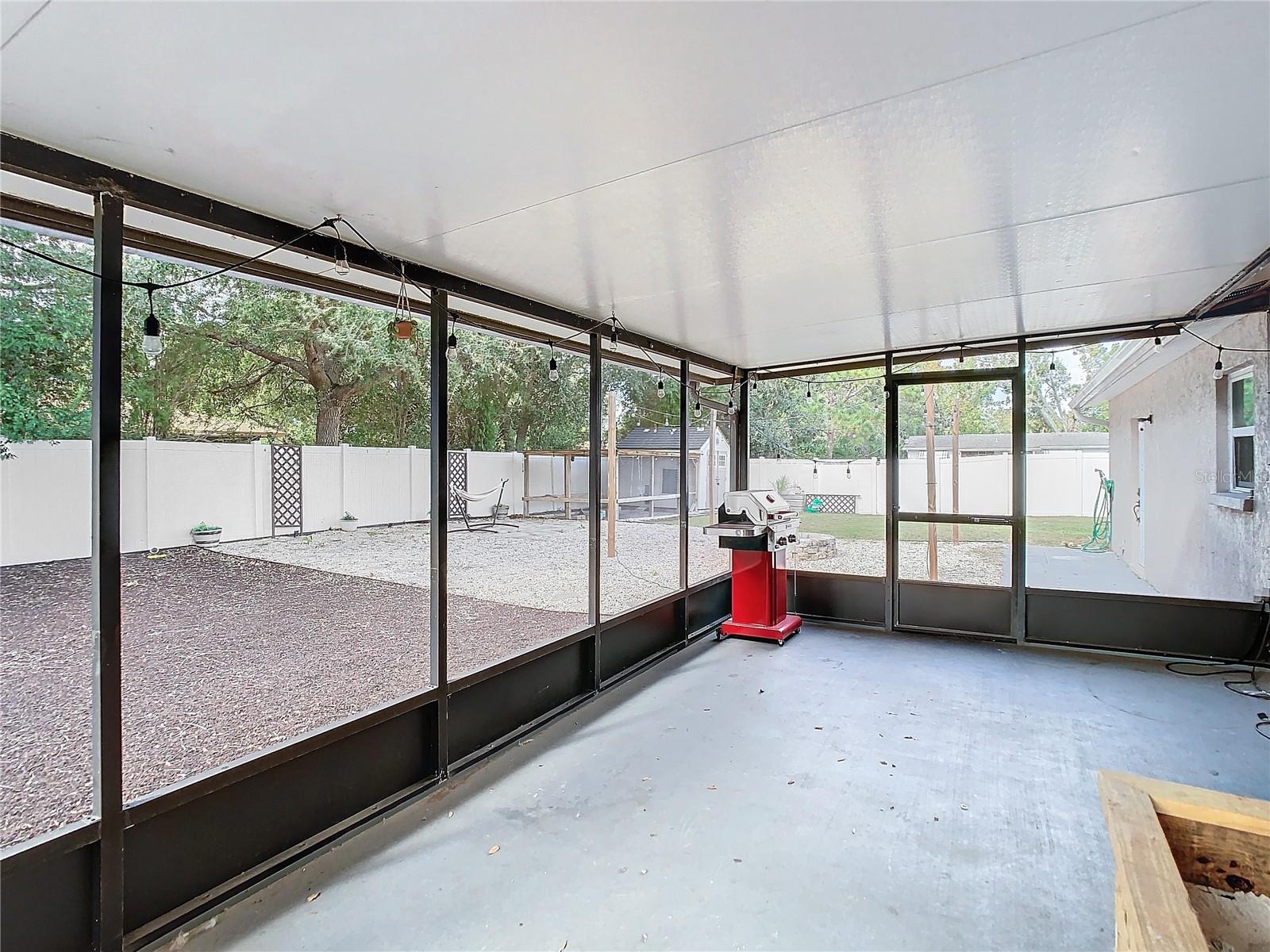9553 BAYSIDE CT