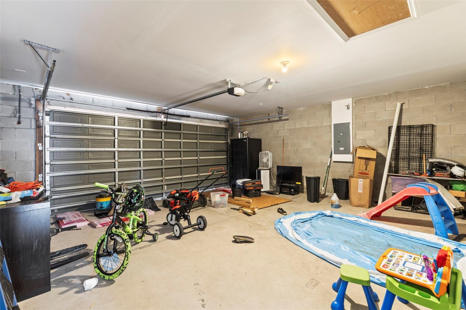358 CANNA DR