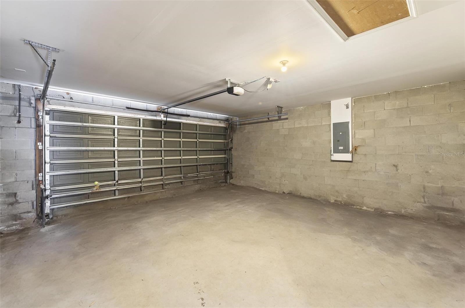 358 CANNA DR