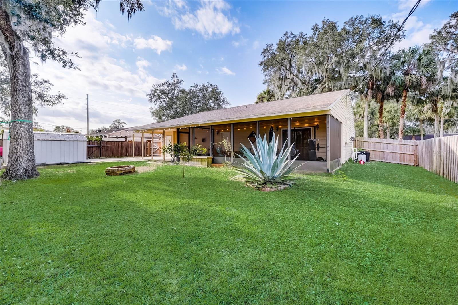 1819 NEEDLE PALM DR
