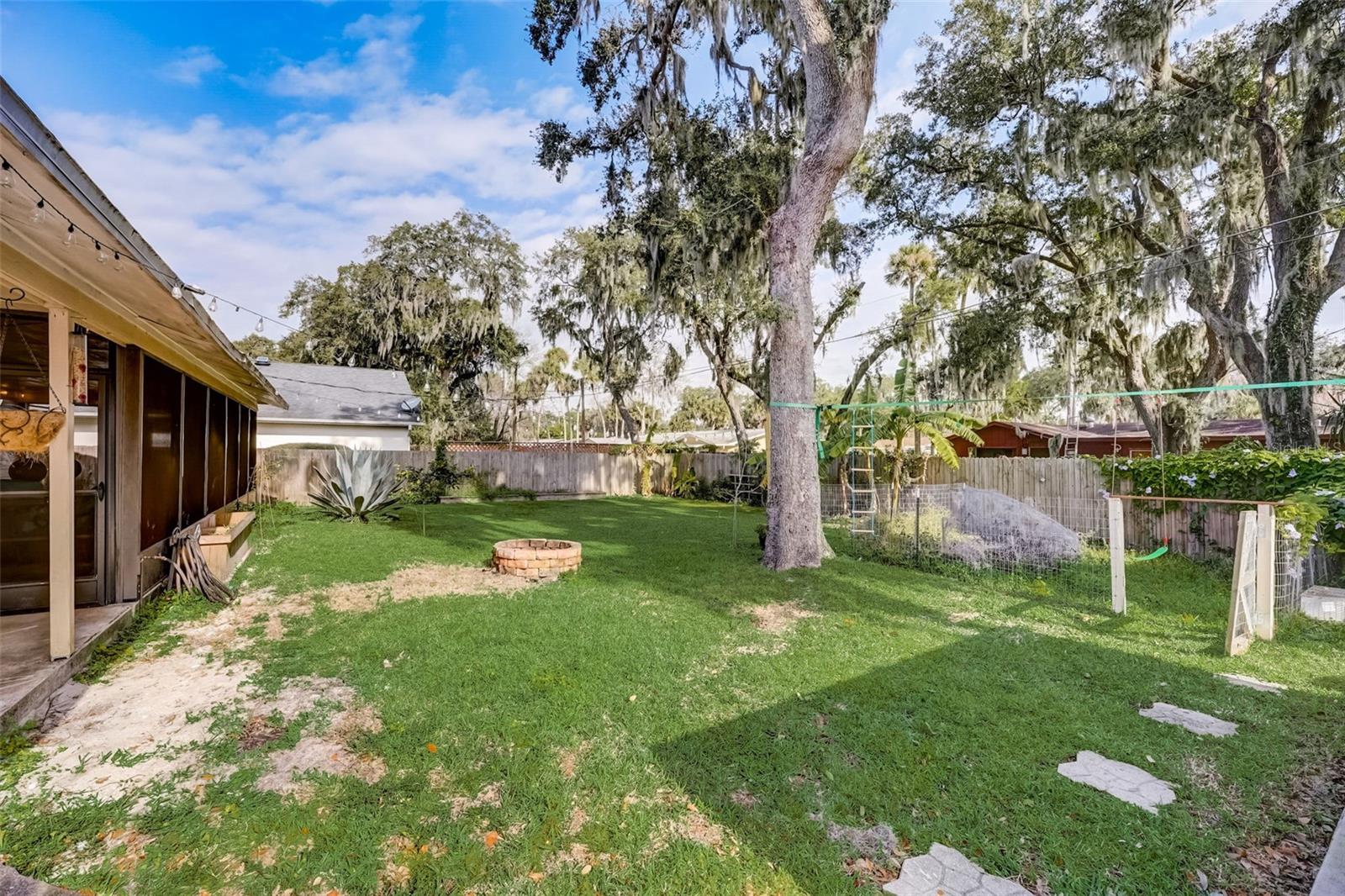 1819 NEEDLE PALM DR