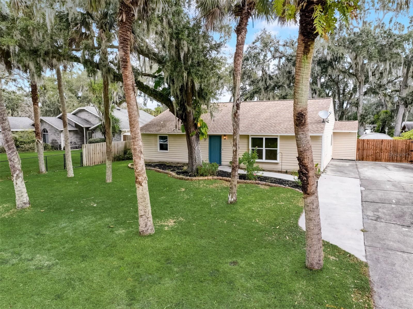 1819 NEEDLE PALM DR