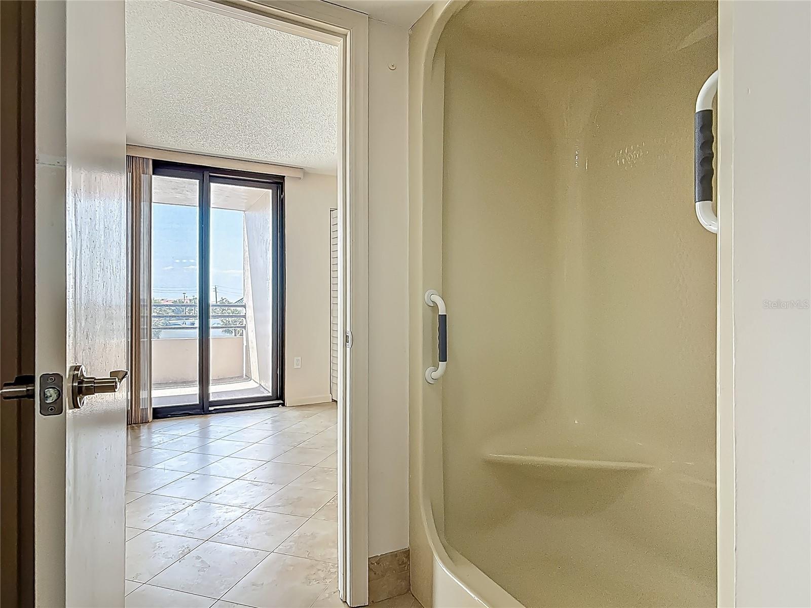 1 OCEANS WEST BLVD #2A1