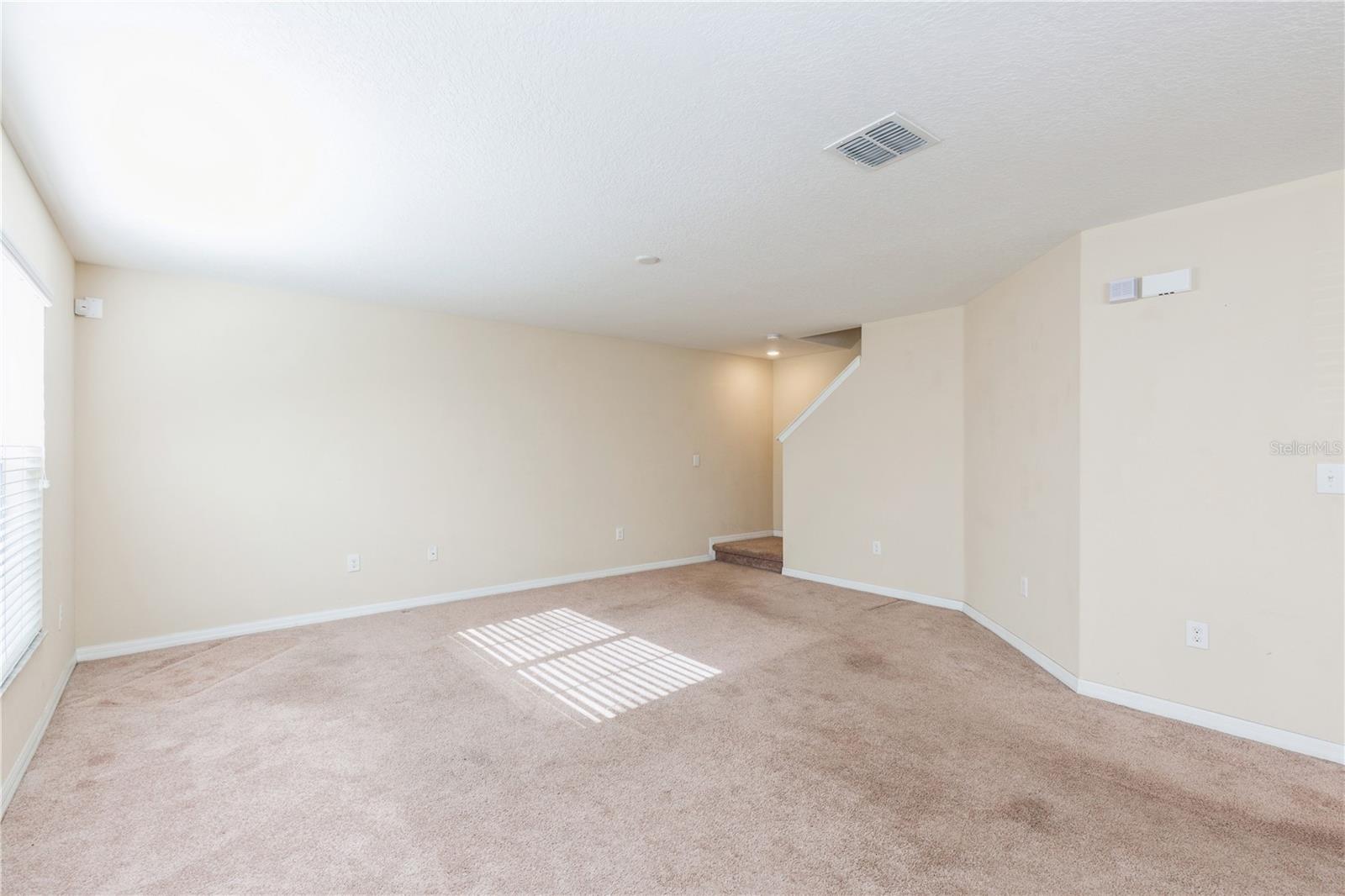 9860 TRUMPET VINE LOOP