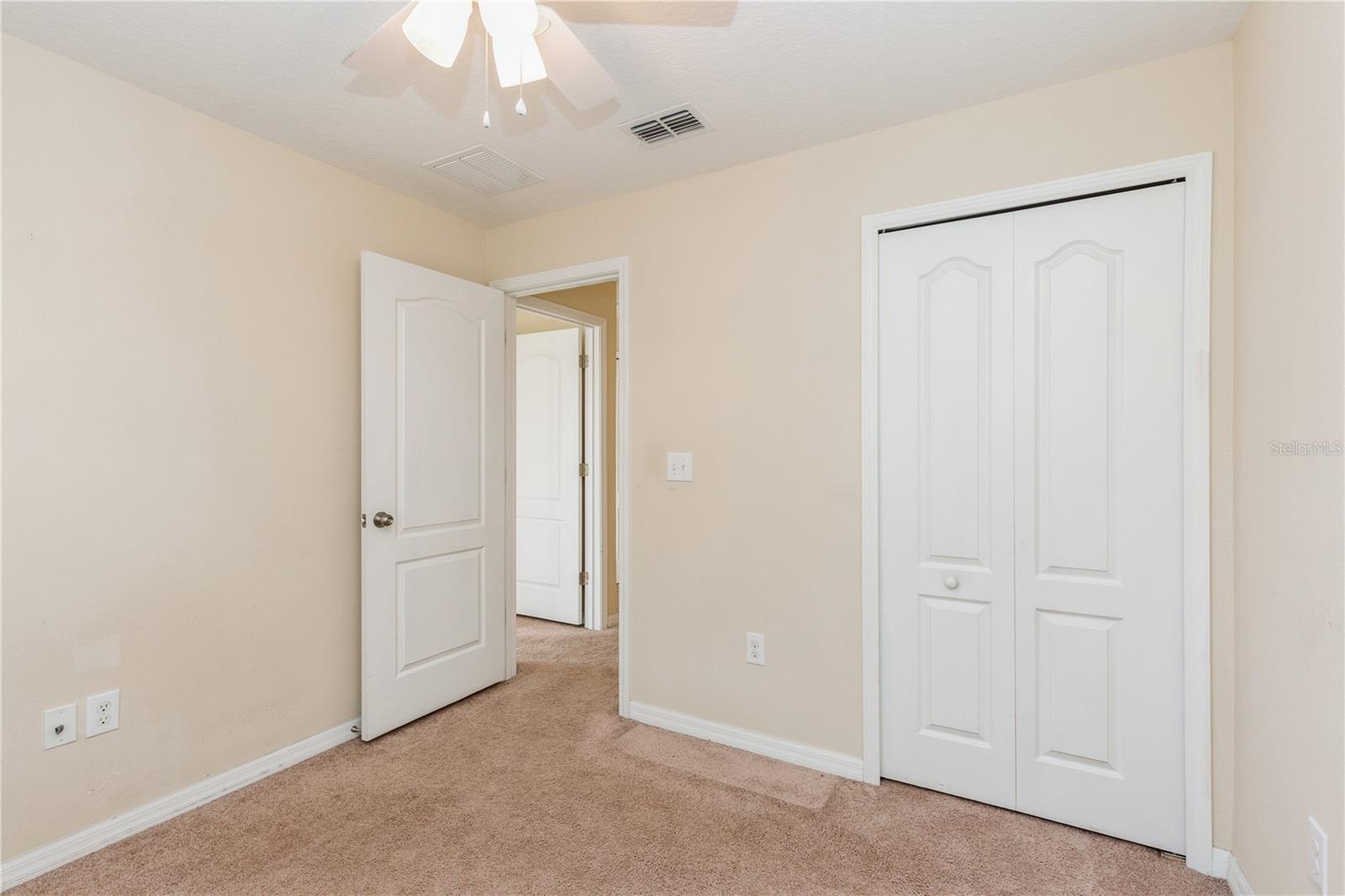 9860 TRUMPET VINE LOOP