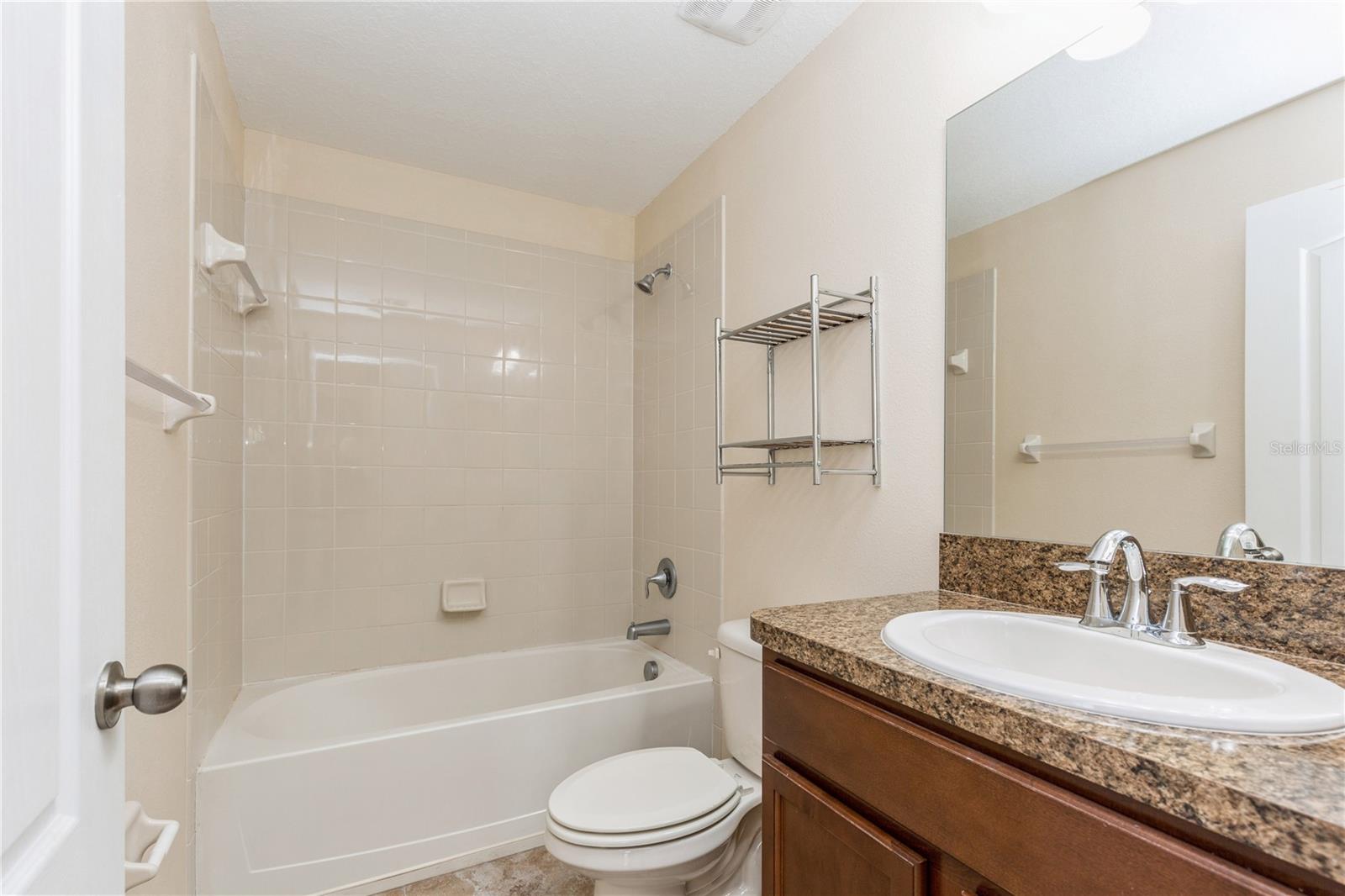 9860 TRUMPET VINE LOOP