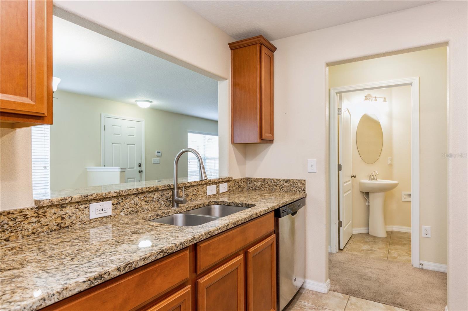 9860 TRUMPET VINE LOOP