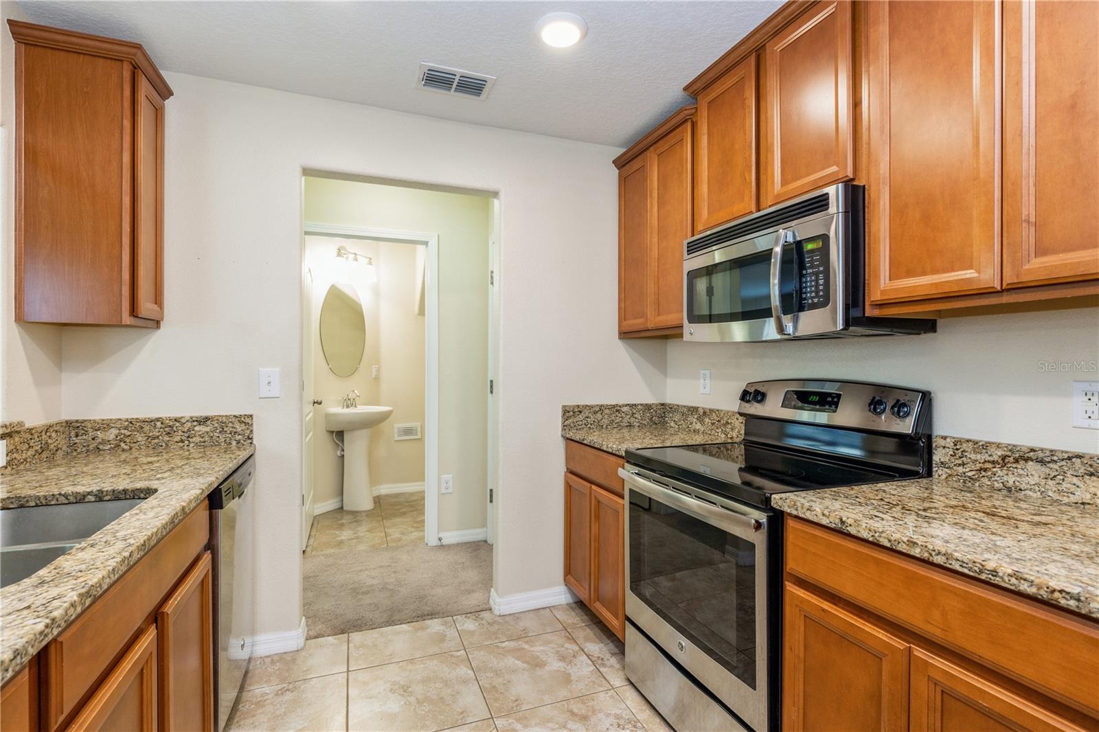 9860 TRUMPET VINE LOOP