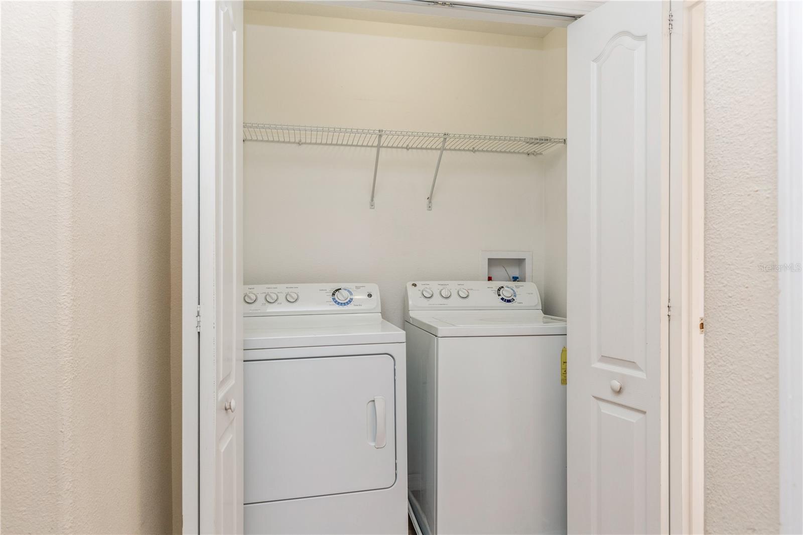 9860 TRUMPET VINE LOOP