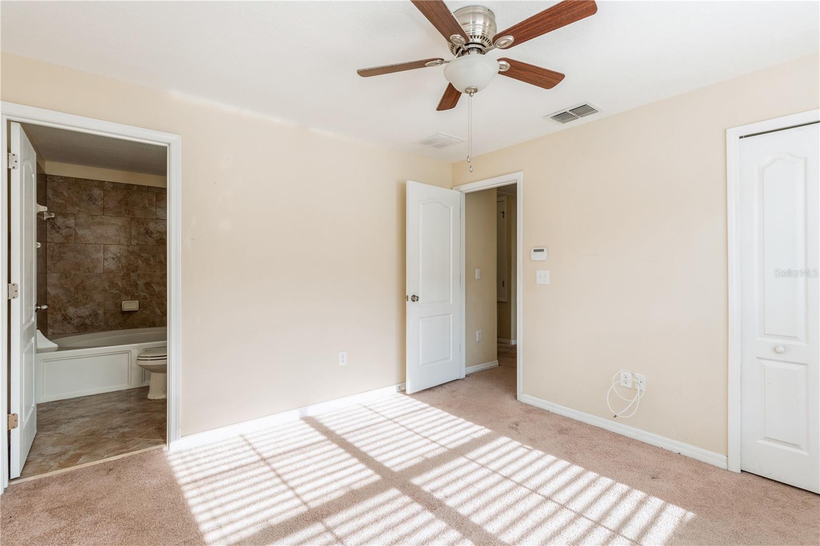 9860 TRUMPET VINE LOOP