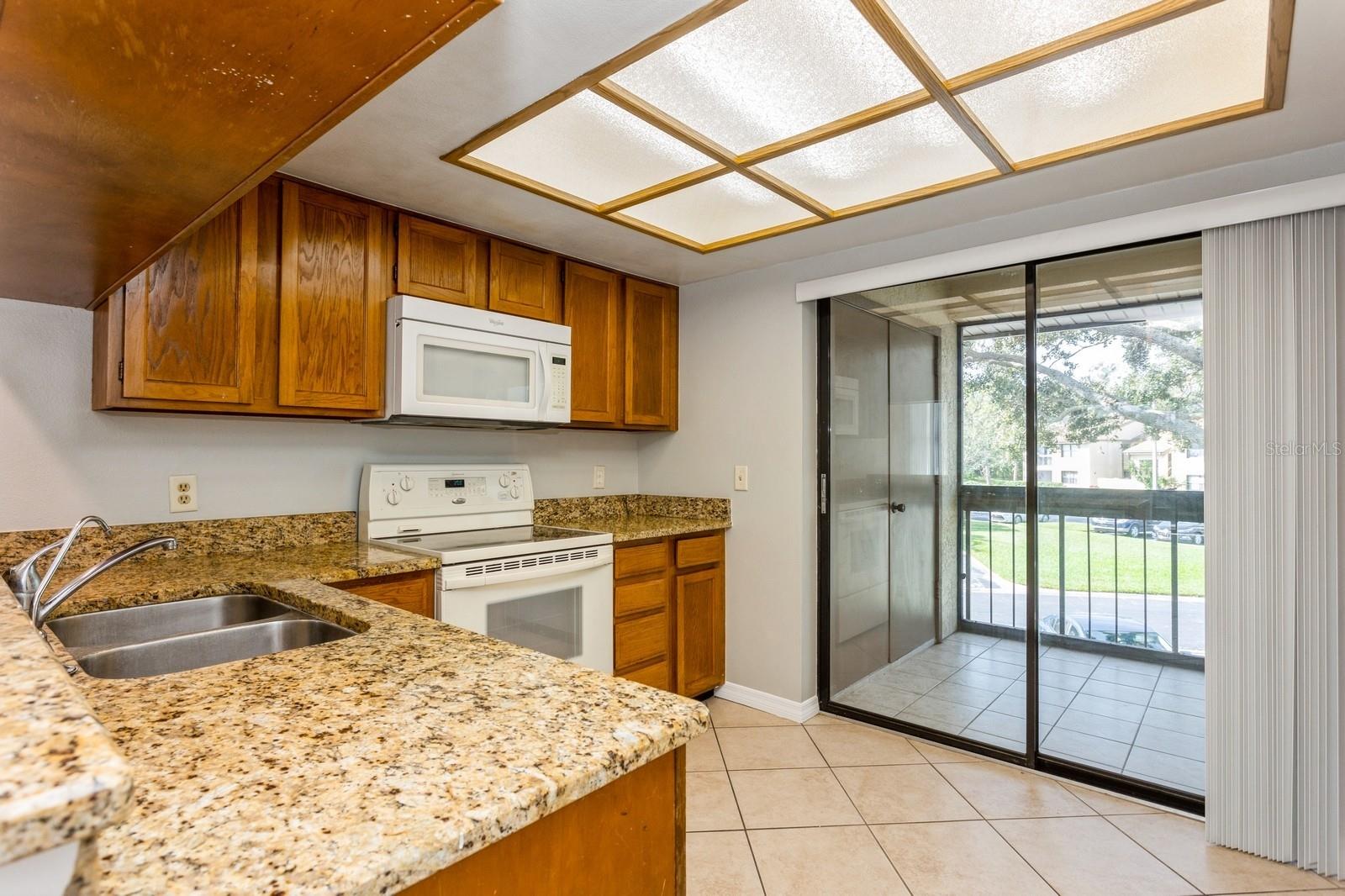 302 WOODLAKE WYNDE #3