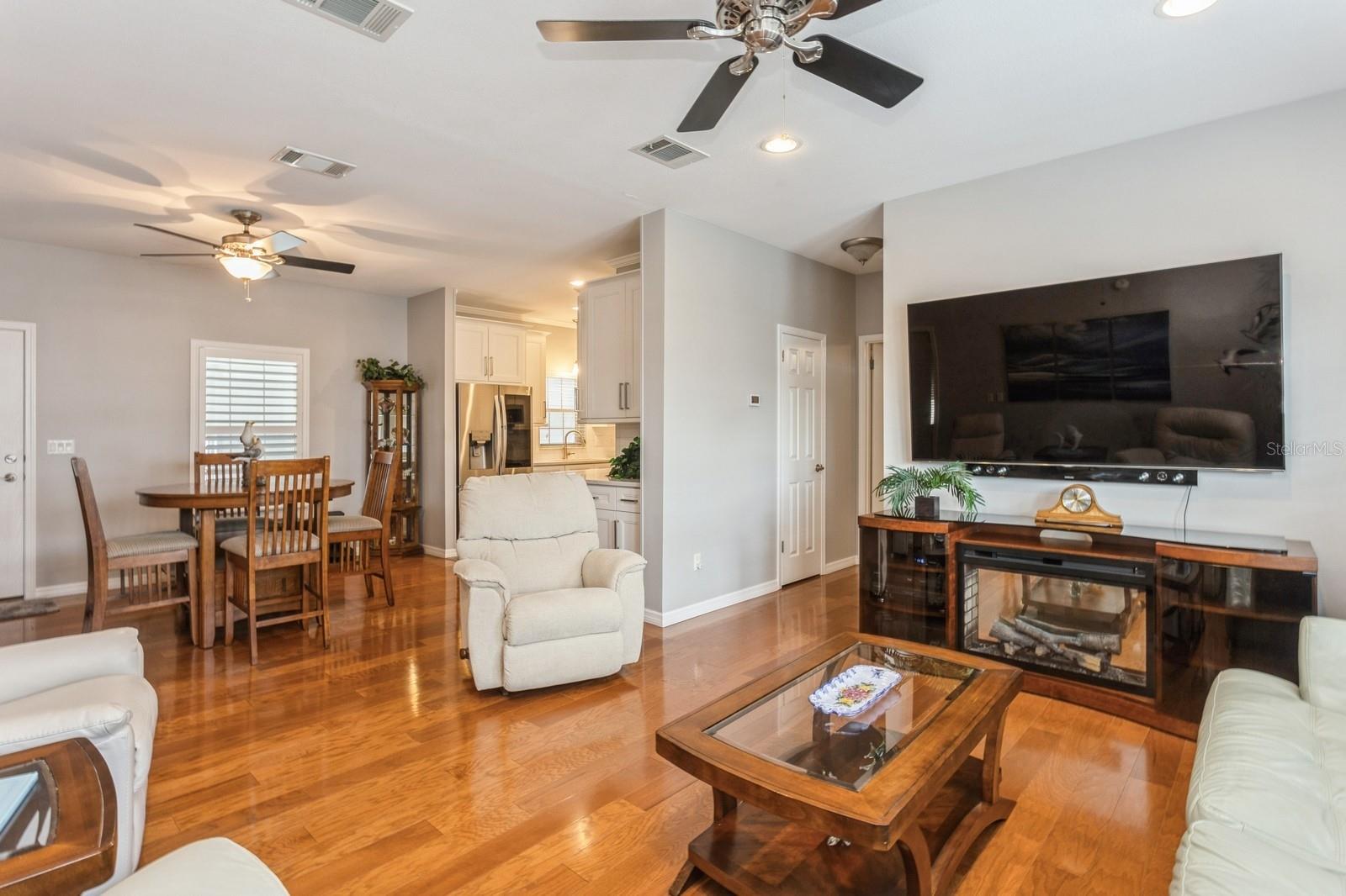 188 ROYAL PALM DR