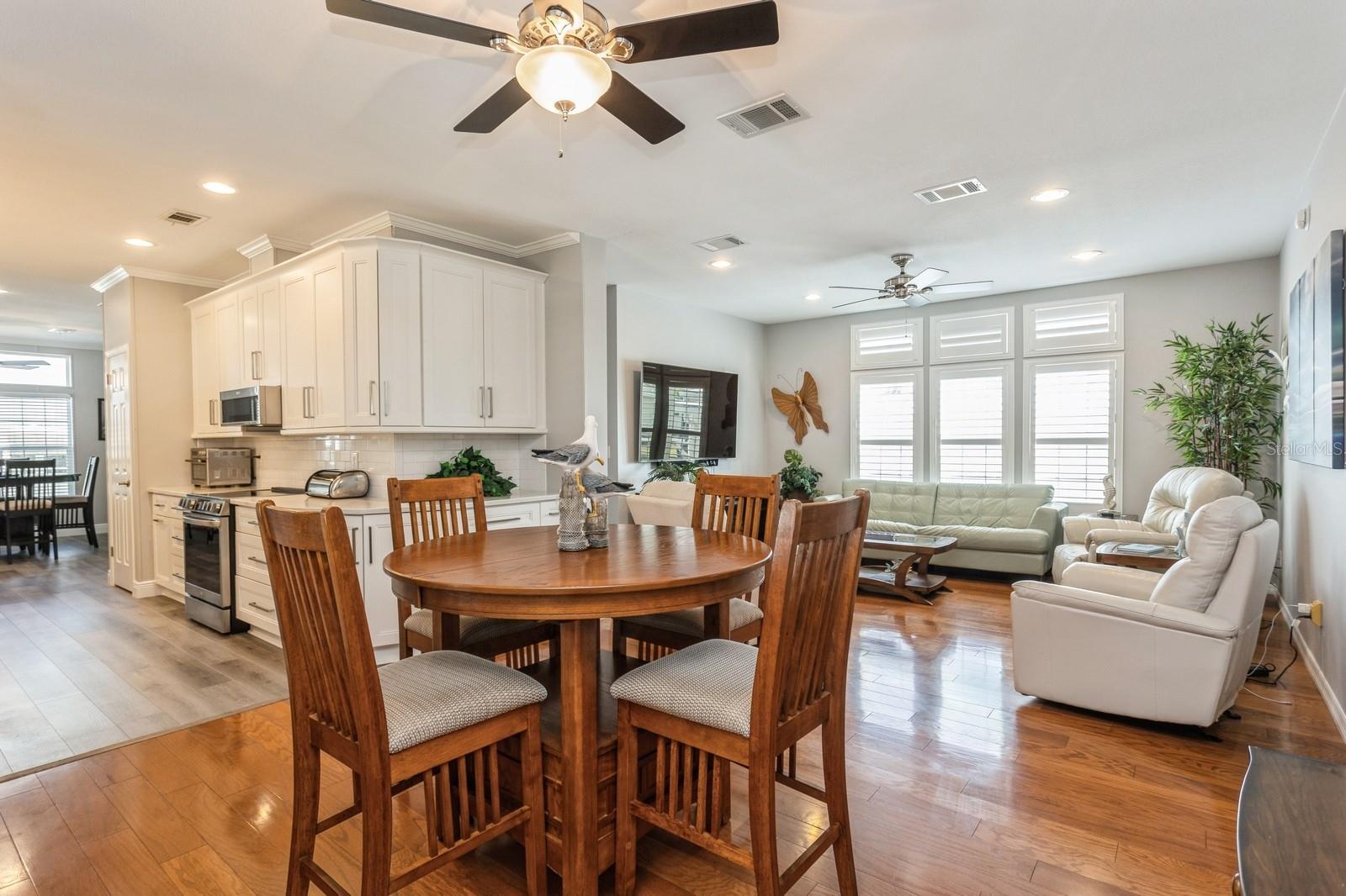 188 ROYAL PALM DR