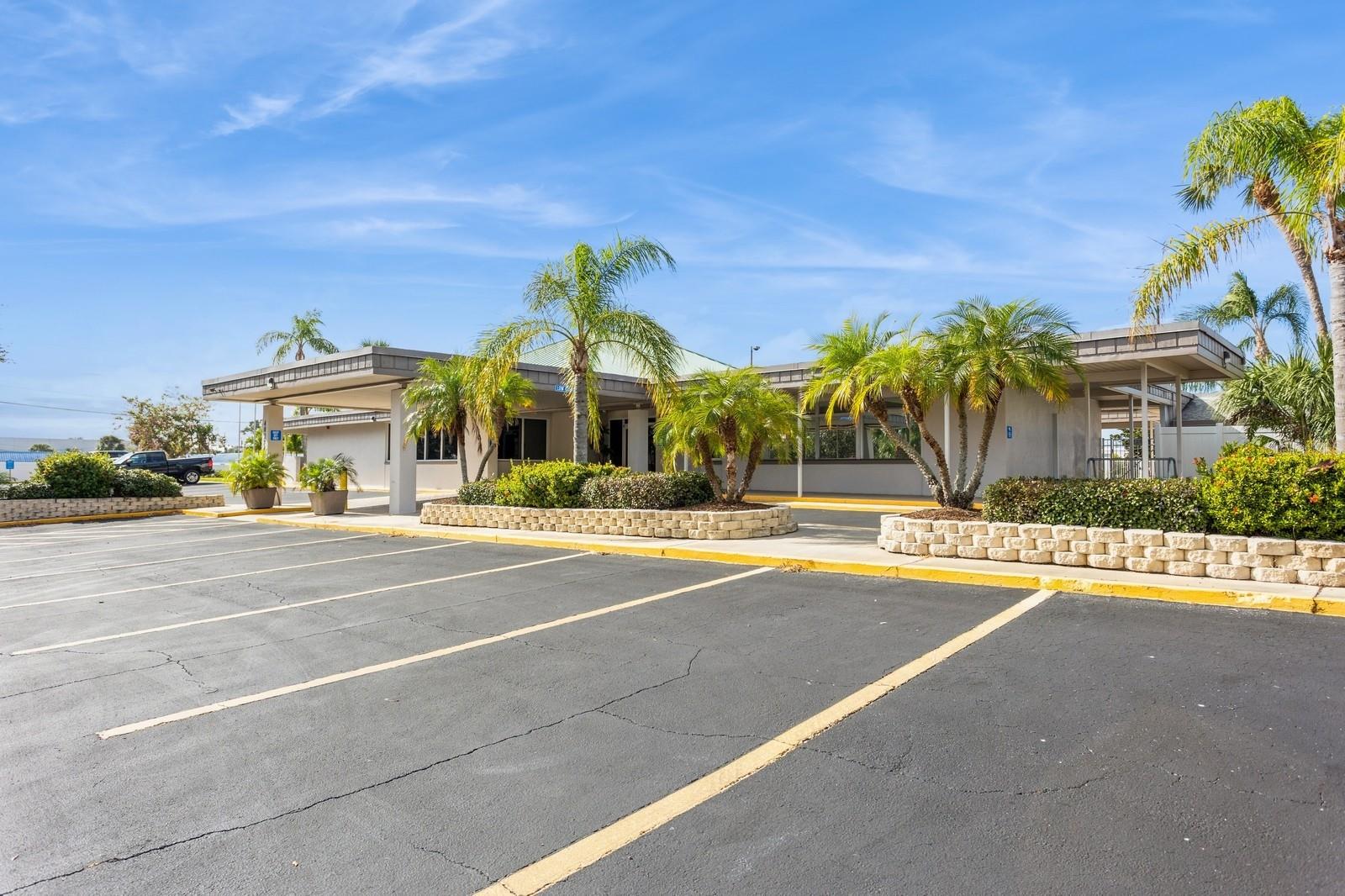 188 ROYAL PALM DR
