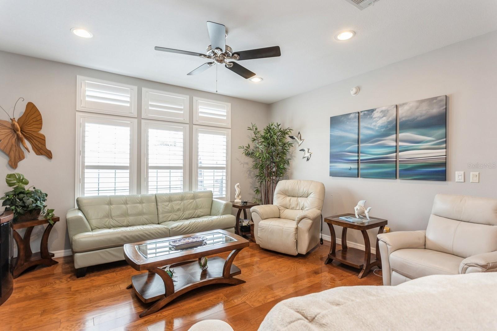 188 ROYAL PALM DR