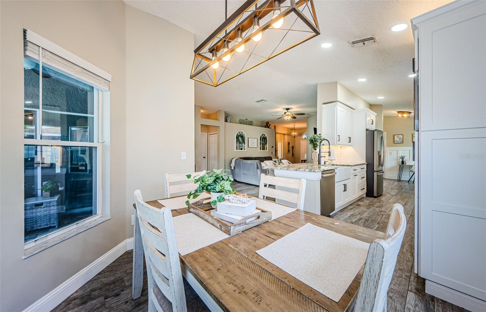 382 TAVERNIER CIR
