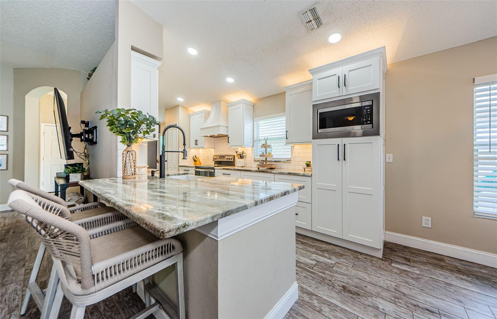 382 TAVERNIER CIR