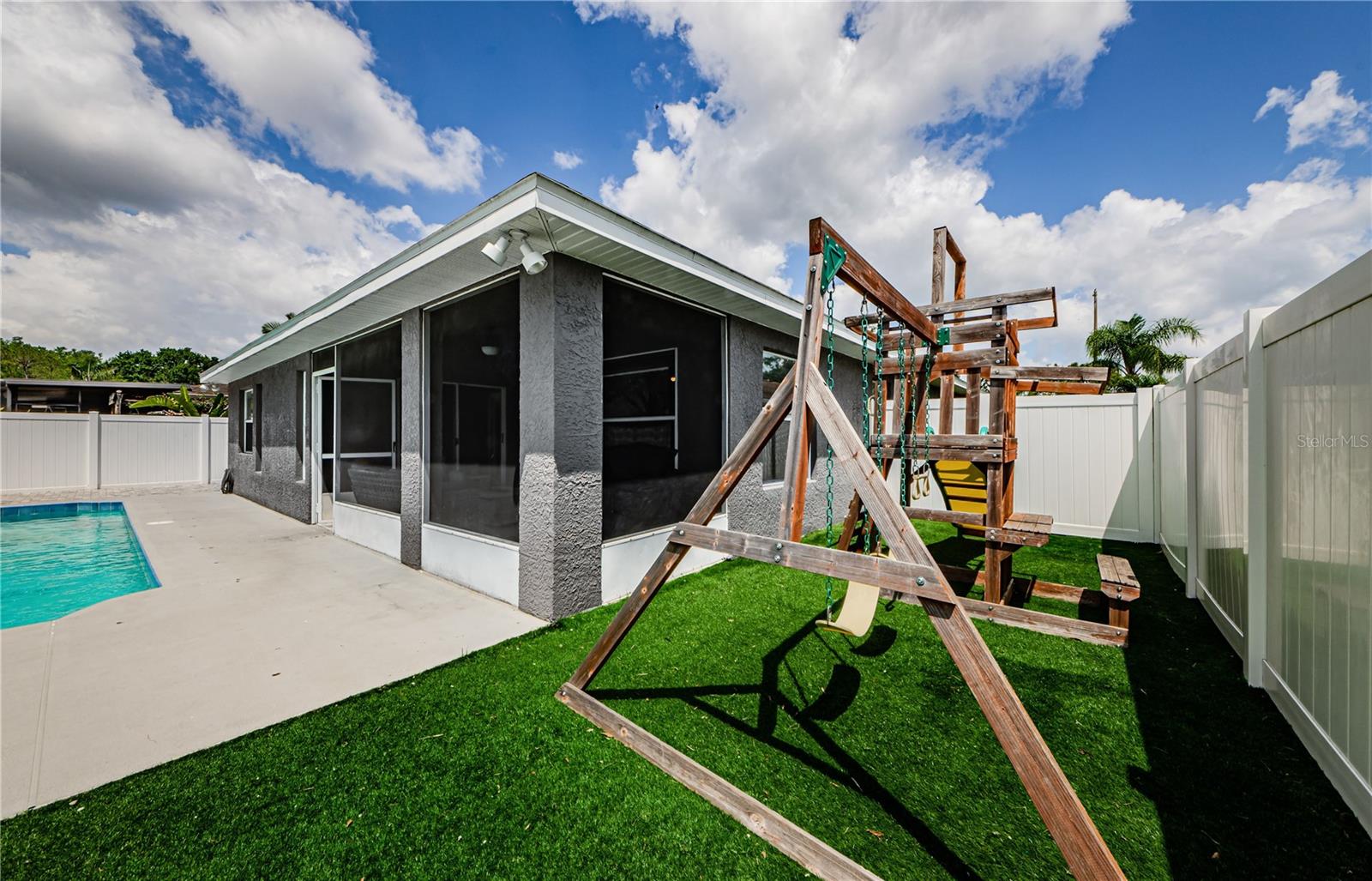 382 TAVERNIER CIR