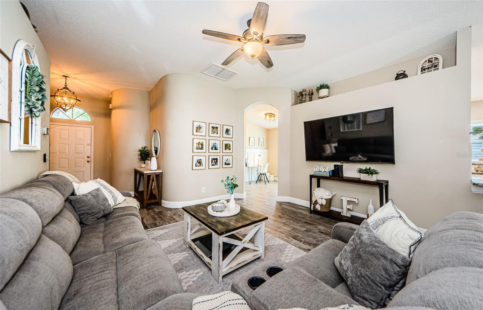 382 TAVERNIER CIR