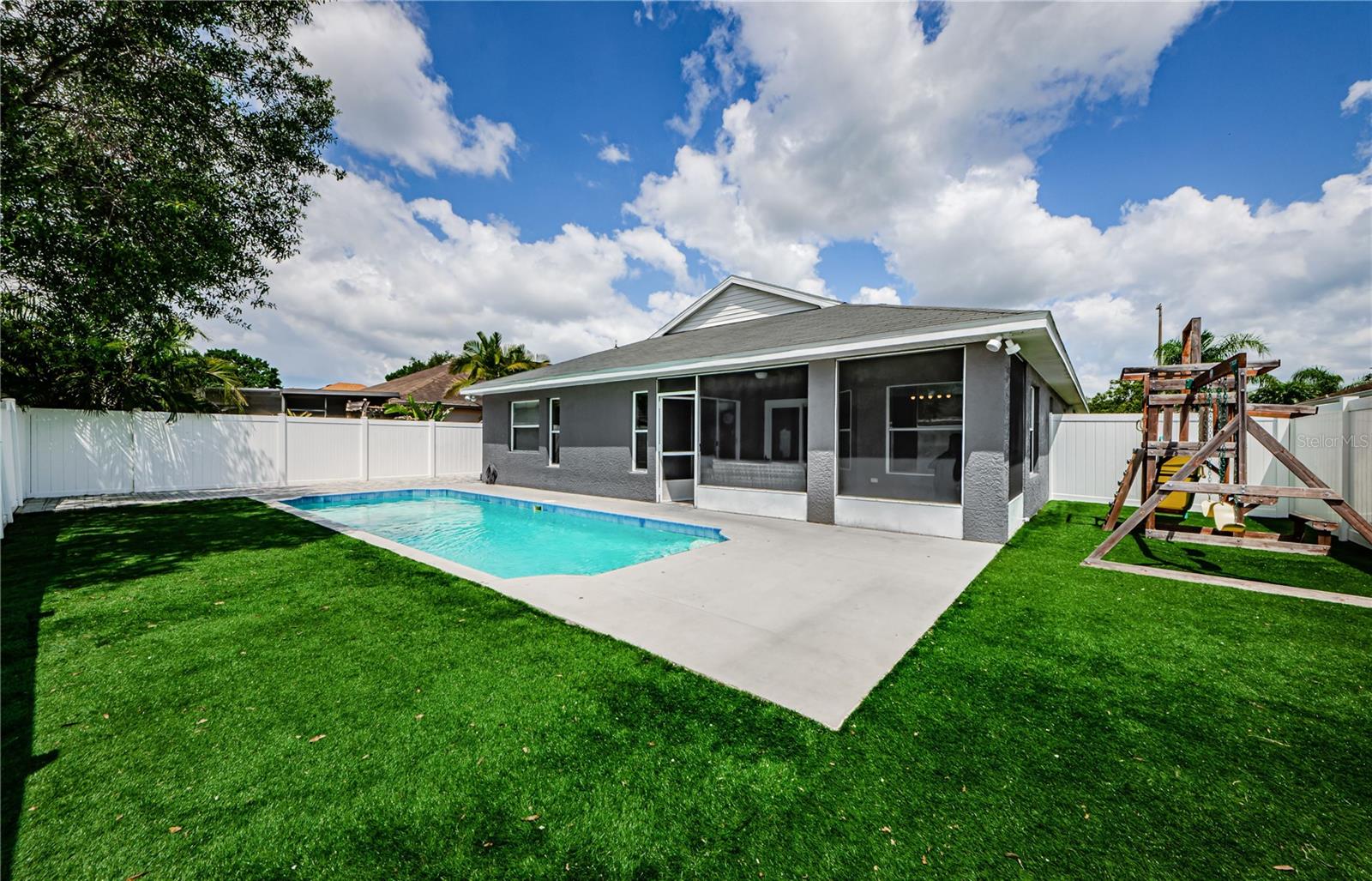 382 TAVERNIER CIR