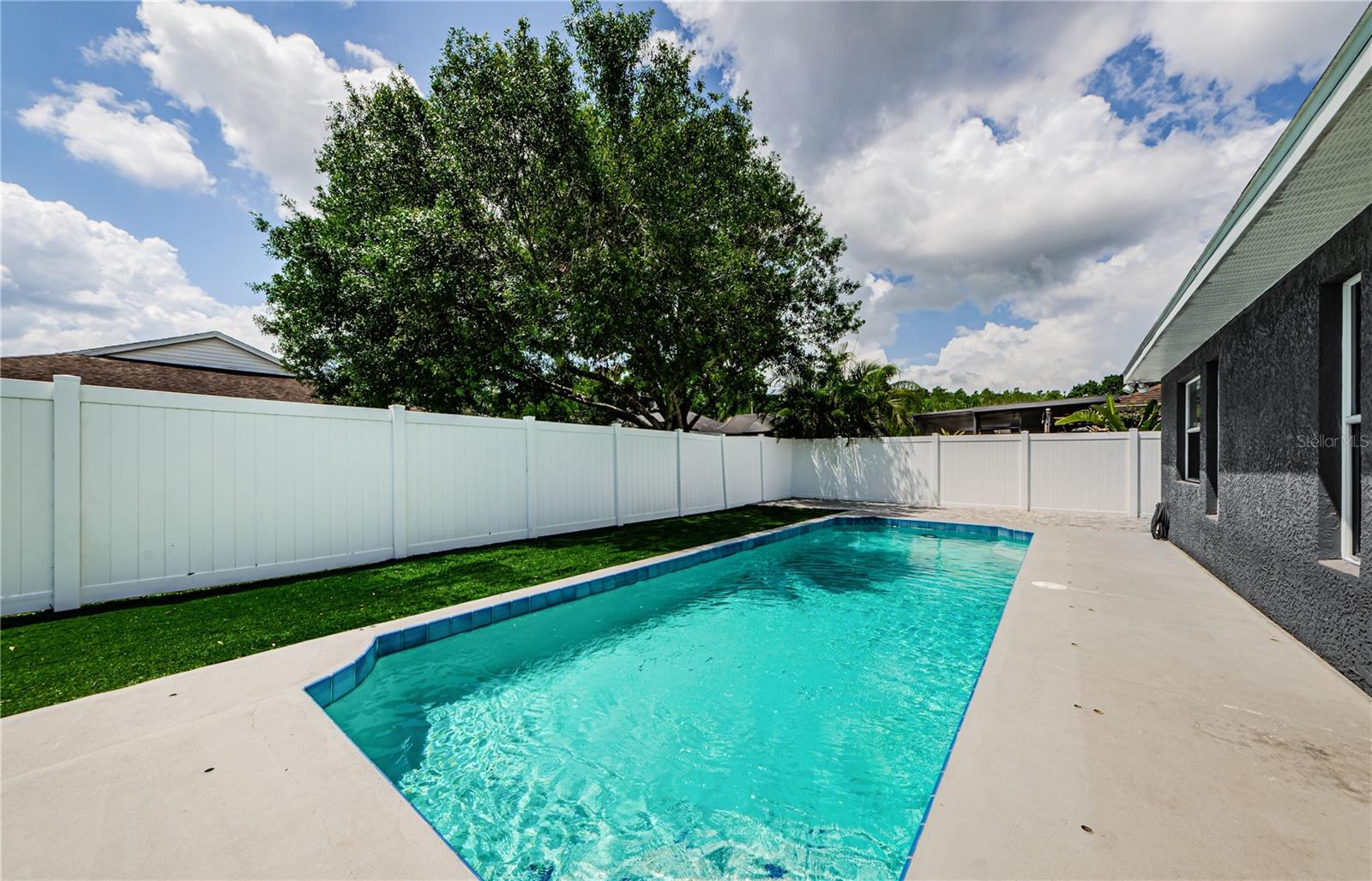 382 TAVERNIER CIR