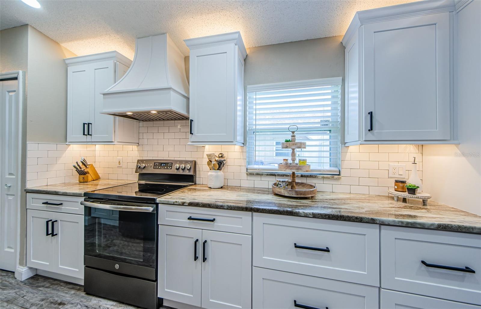 382 TAVERNIER CIR