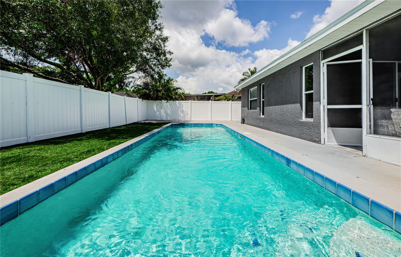 382 TAVERNIER CIR