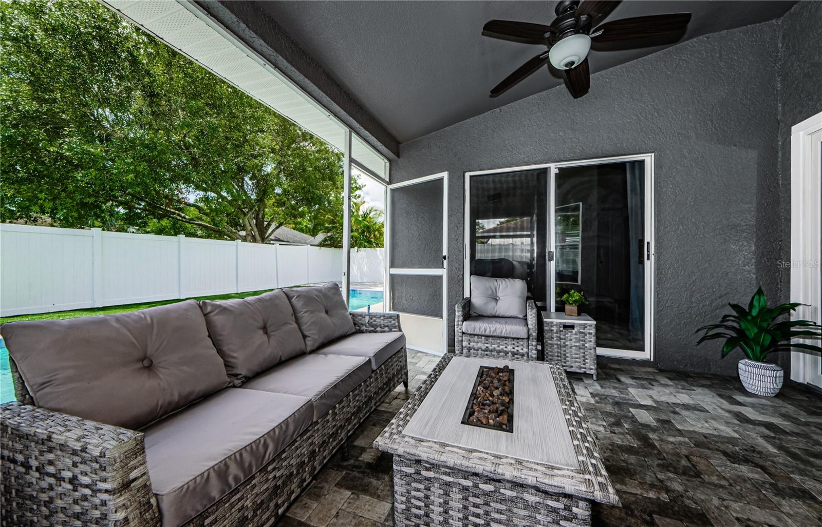 382 TAVERNIER CIR