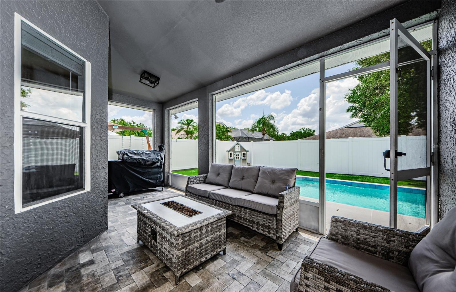 382 TAVERNIER CIR