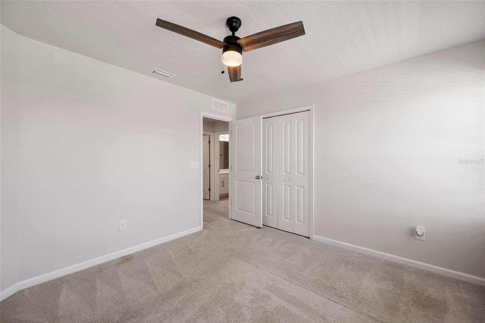 8595 PRAIRIE CREEK DR