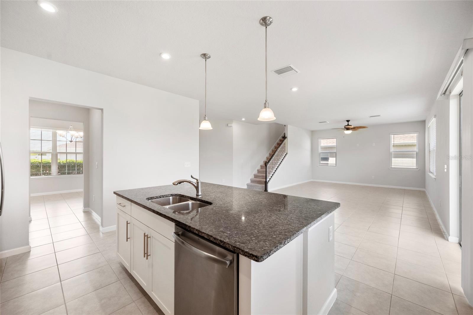 8595 PRAIRIE CREEK DR