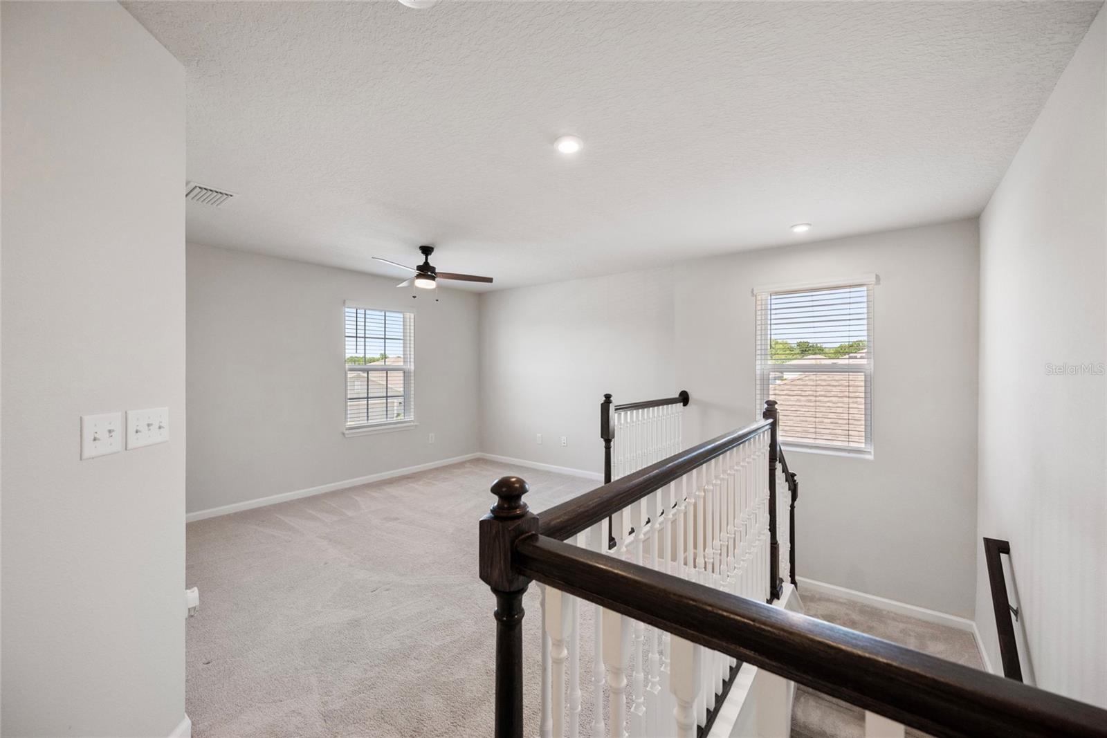 8595 PRAIRIE CREEK DR