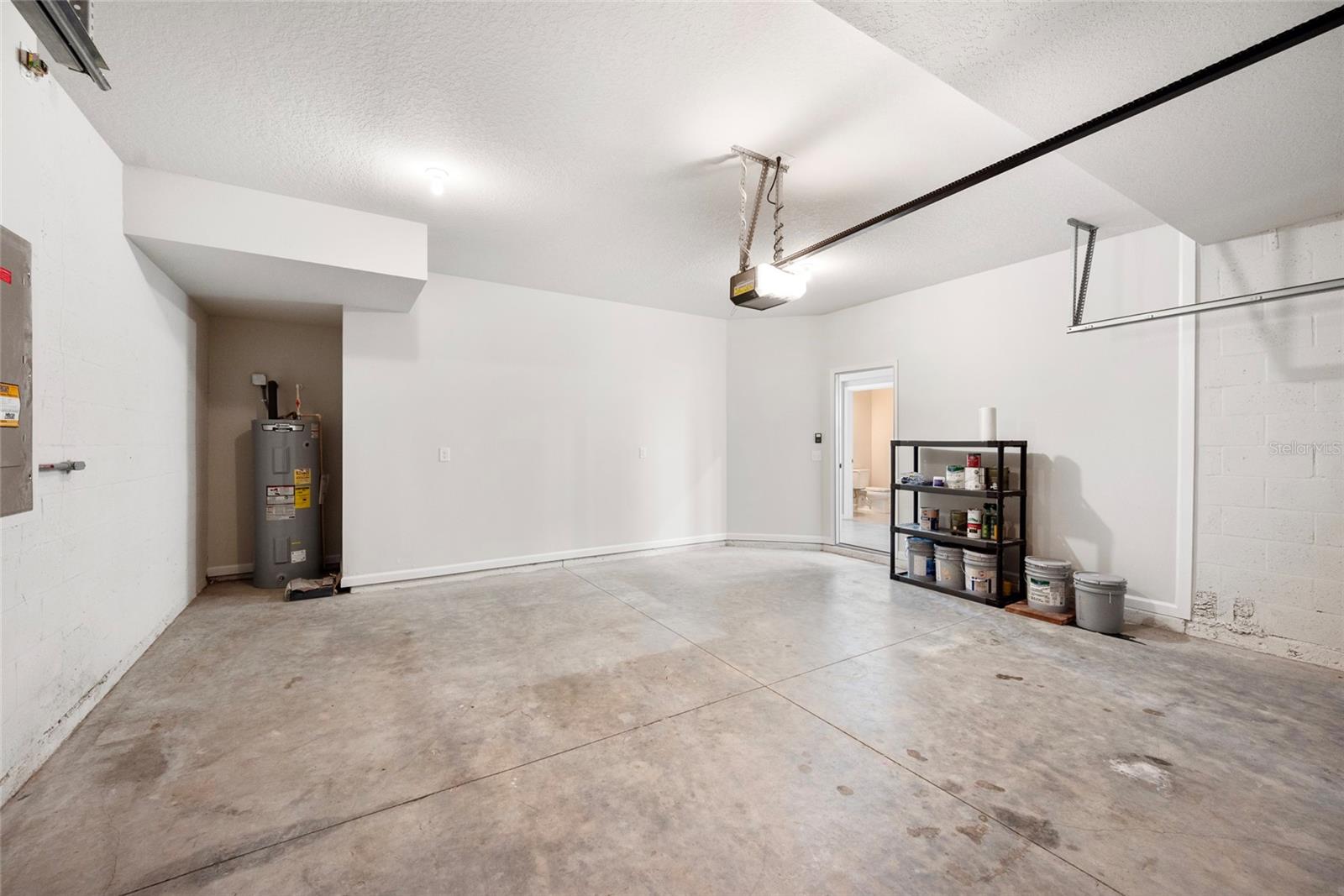 8595 PRAIRIE CREEK DR