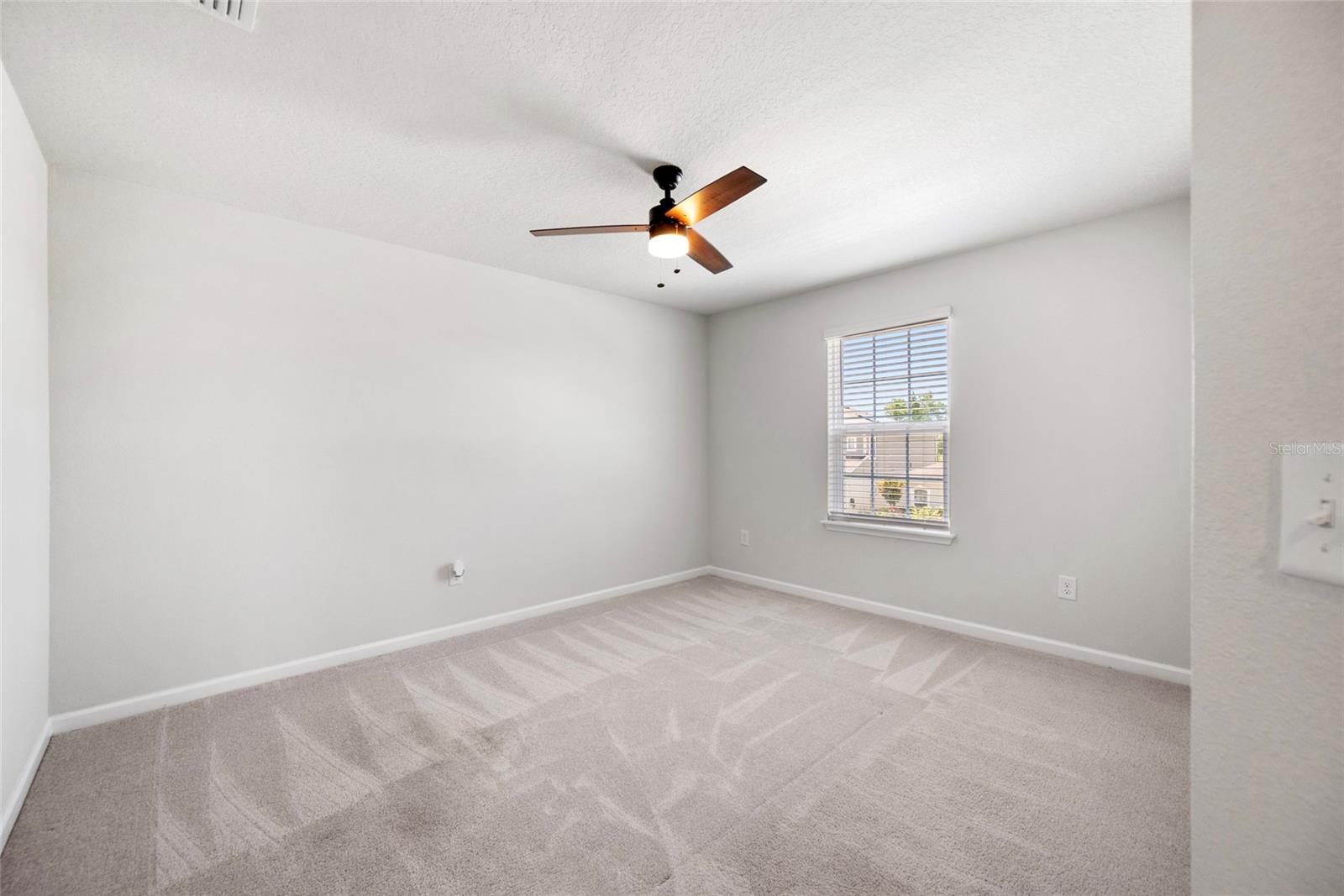8595 PRAIRIE CREEK DR