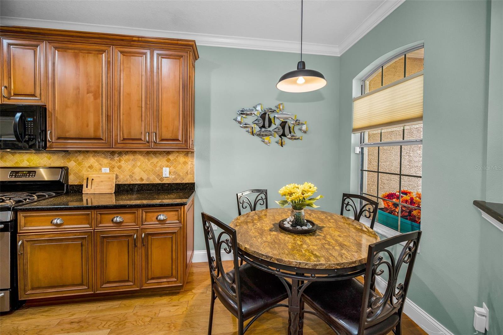 1904 PAW PAW PL